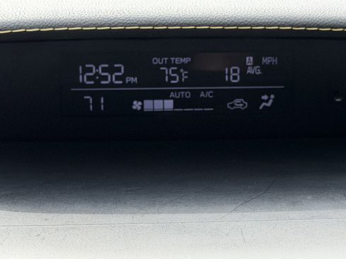 Used 2021 Subaru Crosstrek 2.5i Sport w/ Moonroof Package image 22