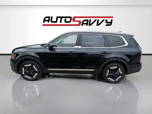 Used 2025 Kia Telluride EX w/ EX Captain's Chair Package FWD image 4
