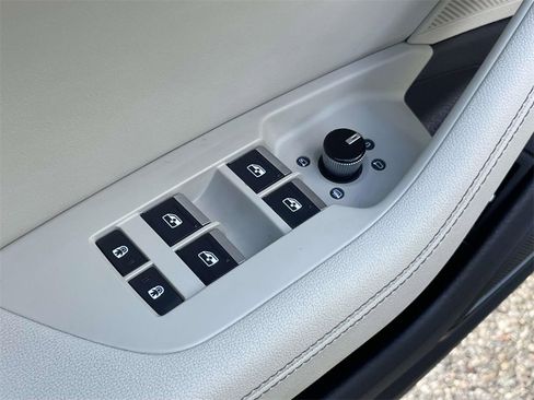 Used 2024 Audi A6 Premium Plus image 18