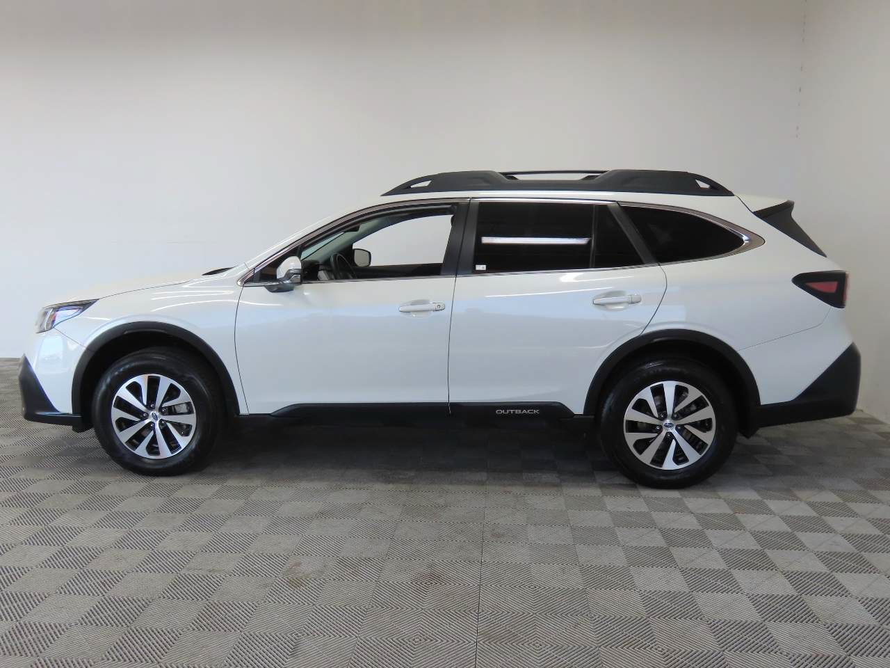 Used 2022 Subaru Outback Premium w/ Popular Package #1 AWD/4WD image 5