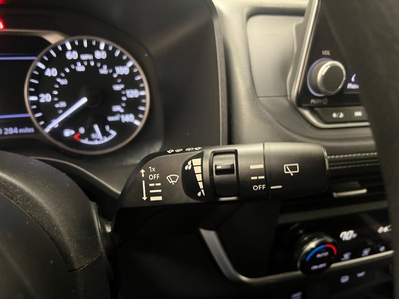 Used 2024 Nissan Rogue SV FWD image 41