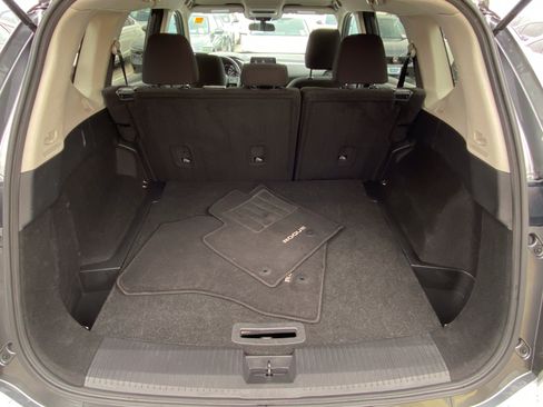 Used 2024 Nissan Rogue S FWD image 12