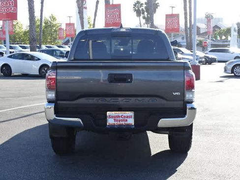 Certified 2023 Toyota Tacoma TRD Off-Road AWD/4WD image 13