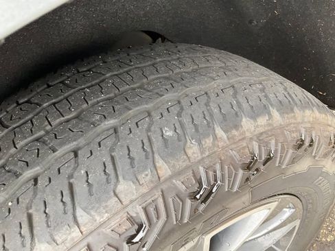 Used 2023 Chevrolet Tahoe Z71 w/ Luxury Package AWD/4WD image 11