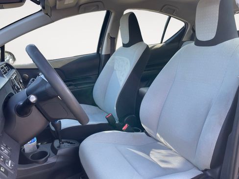 Used 2017 Toyota Prius C One FWD image 10