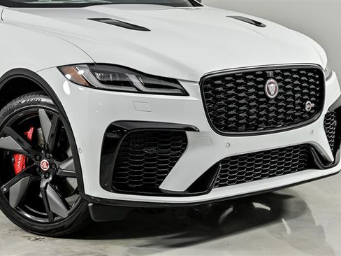Used 2023 Jaguar F-PACE SVR AWD/4WD image 2