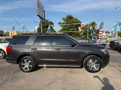 Used 2022 Ford Expedition XLT RWD image 6