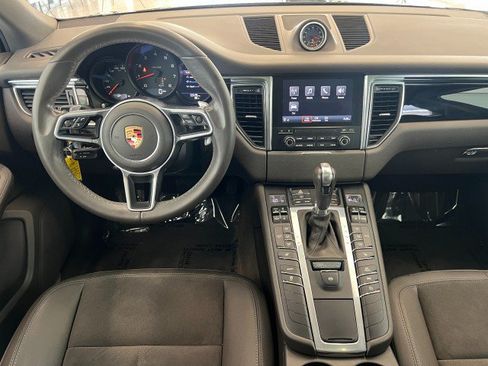 Used 2017 Porsche Macan AWD/4WD image 18