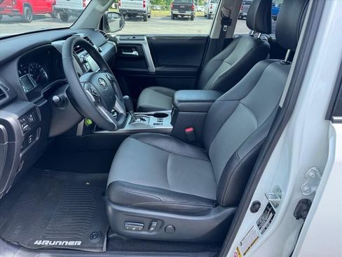 Used 2018 Toyota 4Runner SR5 Premium AWD/4WD image 13