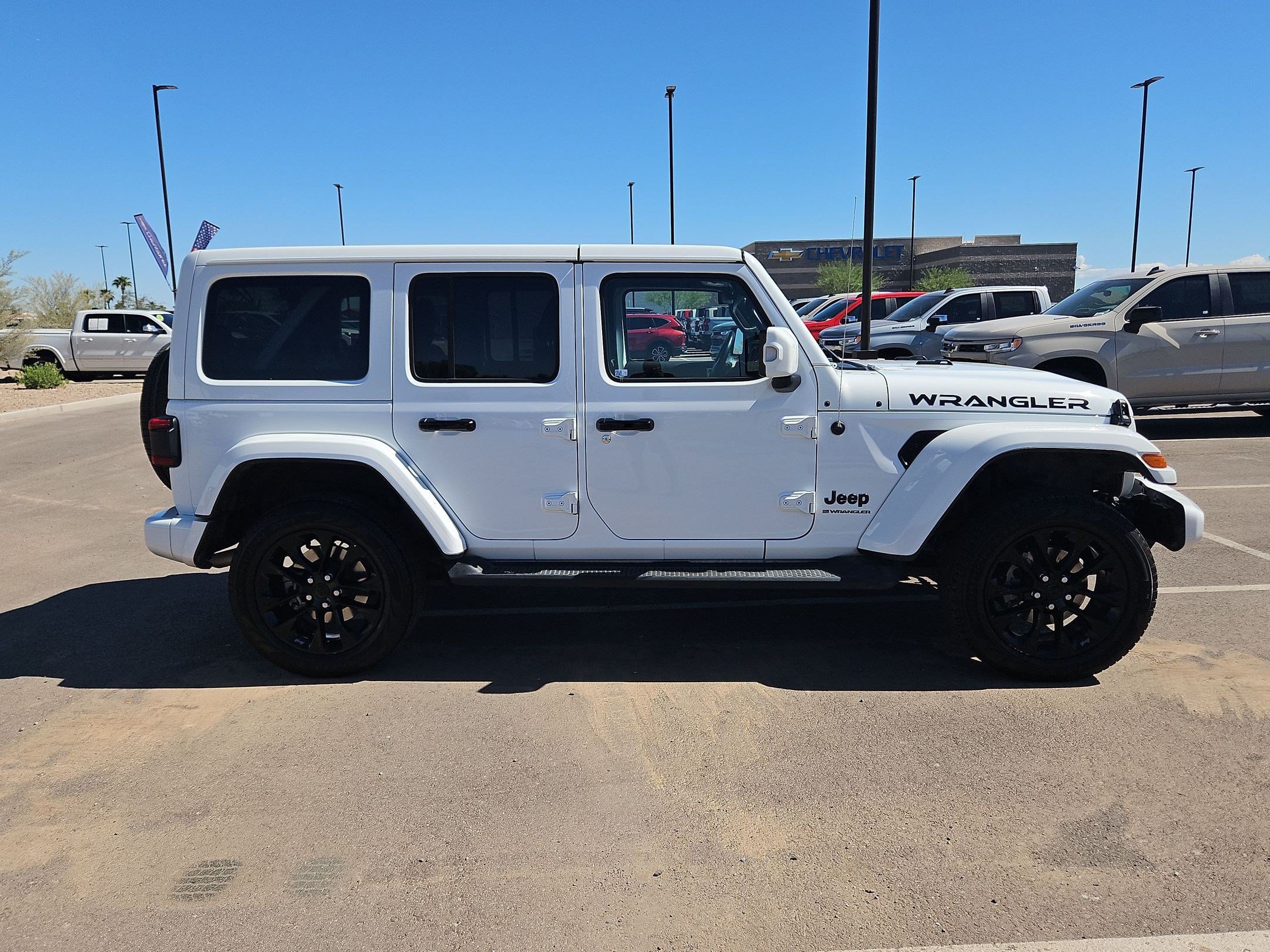 Used 2023 Jeep Wrangler Unlimited Sahara AWD/4WD image 7