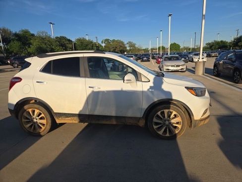 Used 2018 Buick Encore Preferred image 2