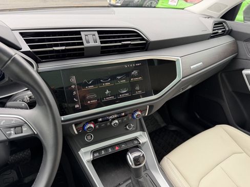 Used 2023 Audi Q3 2.0T Premium w/ Convenience Package image 17