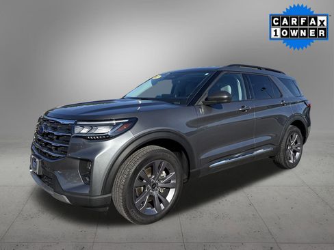 Used 2025 Ford Explorer Active w/ Active Comfort Package image 1