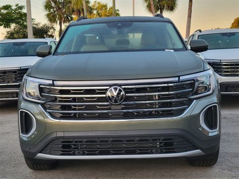 New 2026 Volkswagen Atlas SE image 2