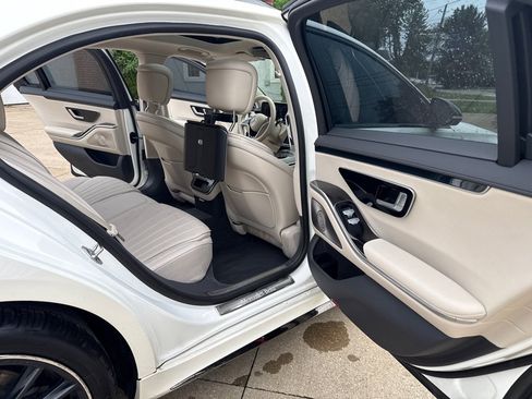 Used 2023 Mercedes-Benz S 500 4MATIC w/ AMG Line image 11