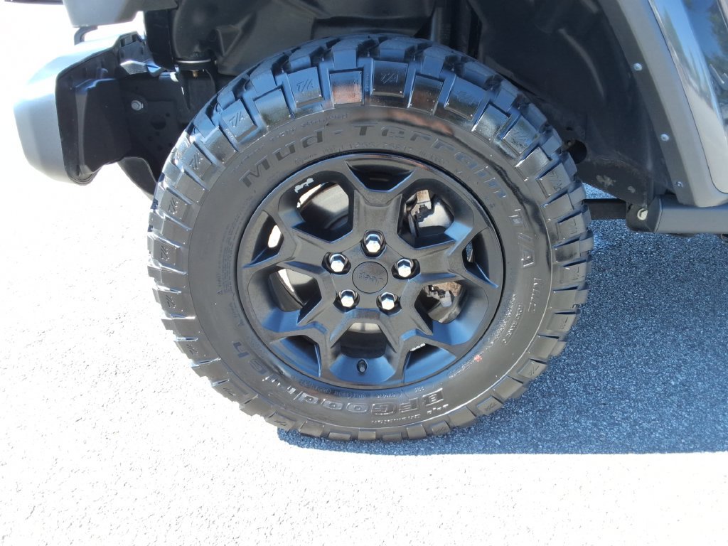 Used 2023 Jeep Gladiator Sport AWD/4WD image 10