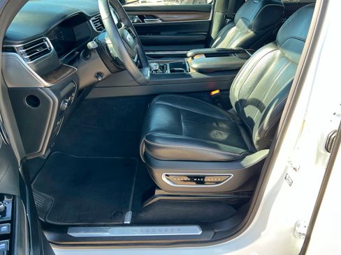 Used 2023 Jeep Grand Wagoneer L Series II image 17