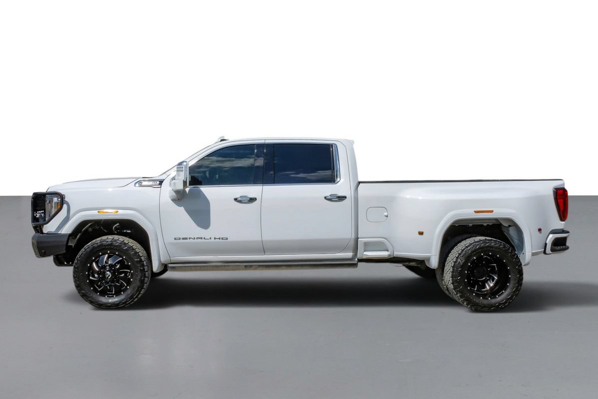 Used 2022 GMC Sierra 3500 Denali w/ Denali Ultimate Package AWD/4WD image 9