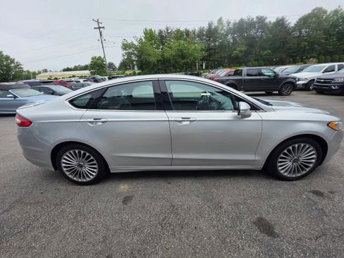 Used 2013 Ford Fusion Titanium FWD image 4