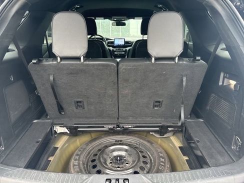 Used 2022 Ford Explorer ST-Line w/ Class IV Trailer Tow Package image 9