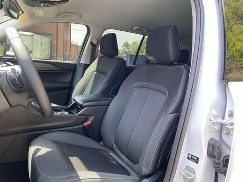 Used 2023 Jeep Grand Cherokee Laredo AWD/4WD image 8