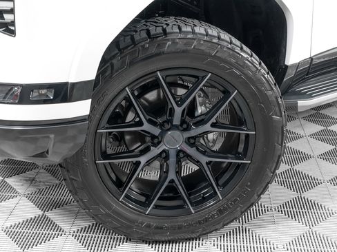 Used 2025 Lexus GX 550 w/ Cold Area Package AWD/4WD image 32