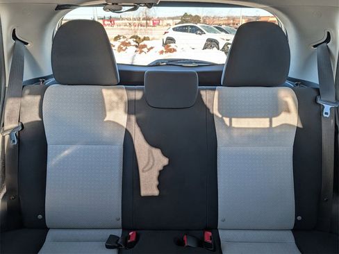 Used 2012 Toyota Yaris SE image 19