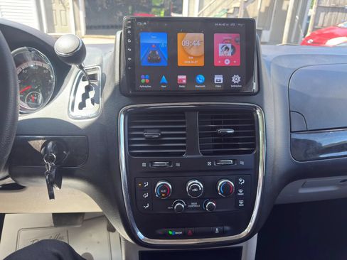 Used 2013 Dodge Grand Caravan SE FWD image 10