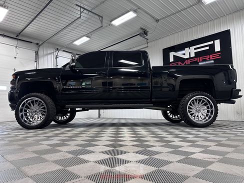 Used 2017 Chevrolet Silverado 1500 LT w/ All Star Edition AWD/4WD image 11