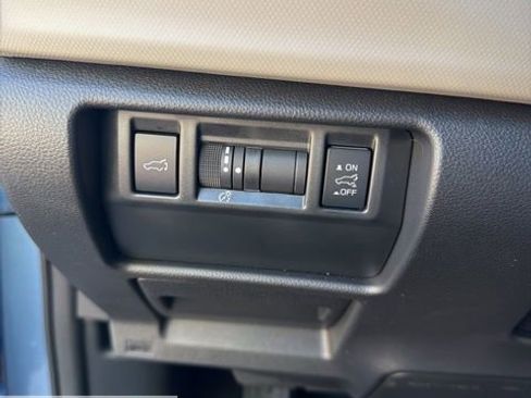 Certified 2025 Subaru Forester Premium AWD/4WD image 38