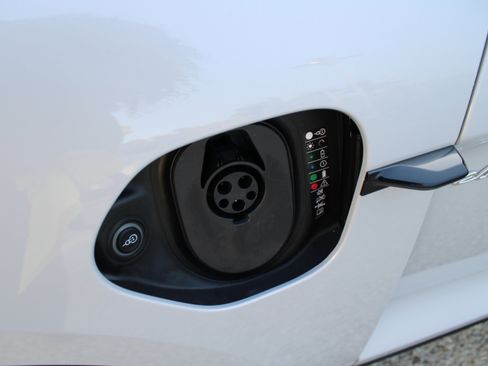 Certified 2025 Porsche Taycan image 35