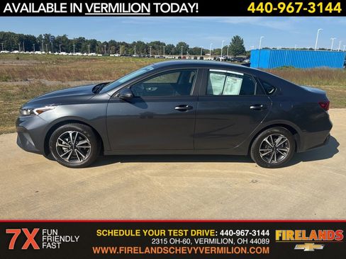 Used 2024 Kia Forte LXS w/ LXS Technology Package image 2