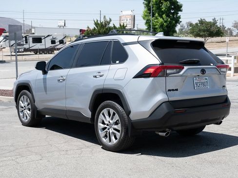 Used 2022 Toyota RAV4 XLE Premium FWD image 7