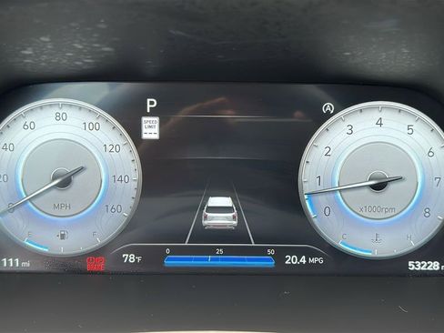 Used 2024 Hyundai Palisade Limited FWD image 2