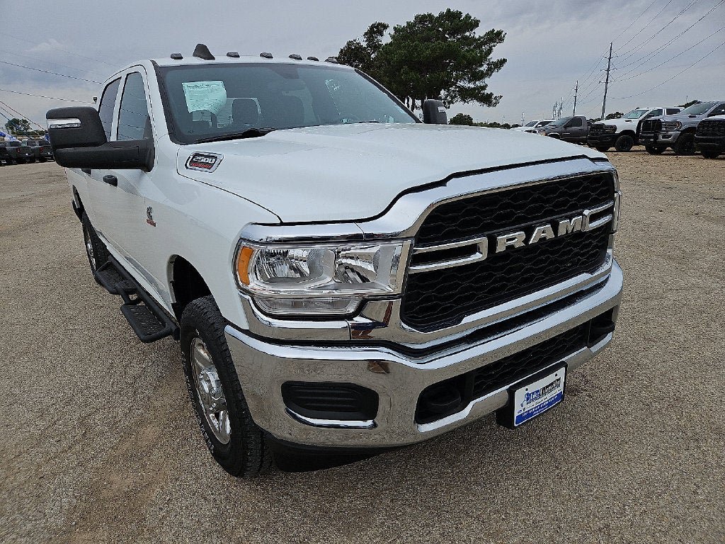 Used 2024 RAM 2500 Tradesman w/ Chrome Appearance Group AWD/4WD image 11