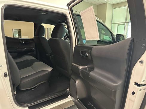 Certified 2023 Toyota Tacoma TRD Off-Road w/ Technology Package AWD/4WD image 27