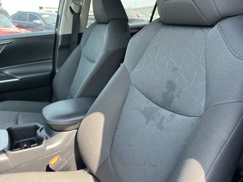 Used 2024 Toyota RAV4 XLE FWD image 63