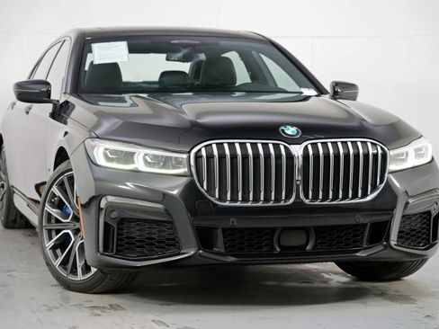 Used 2020 BMW 750i xDrive 750i xDrive w/ Executive Package image 2