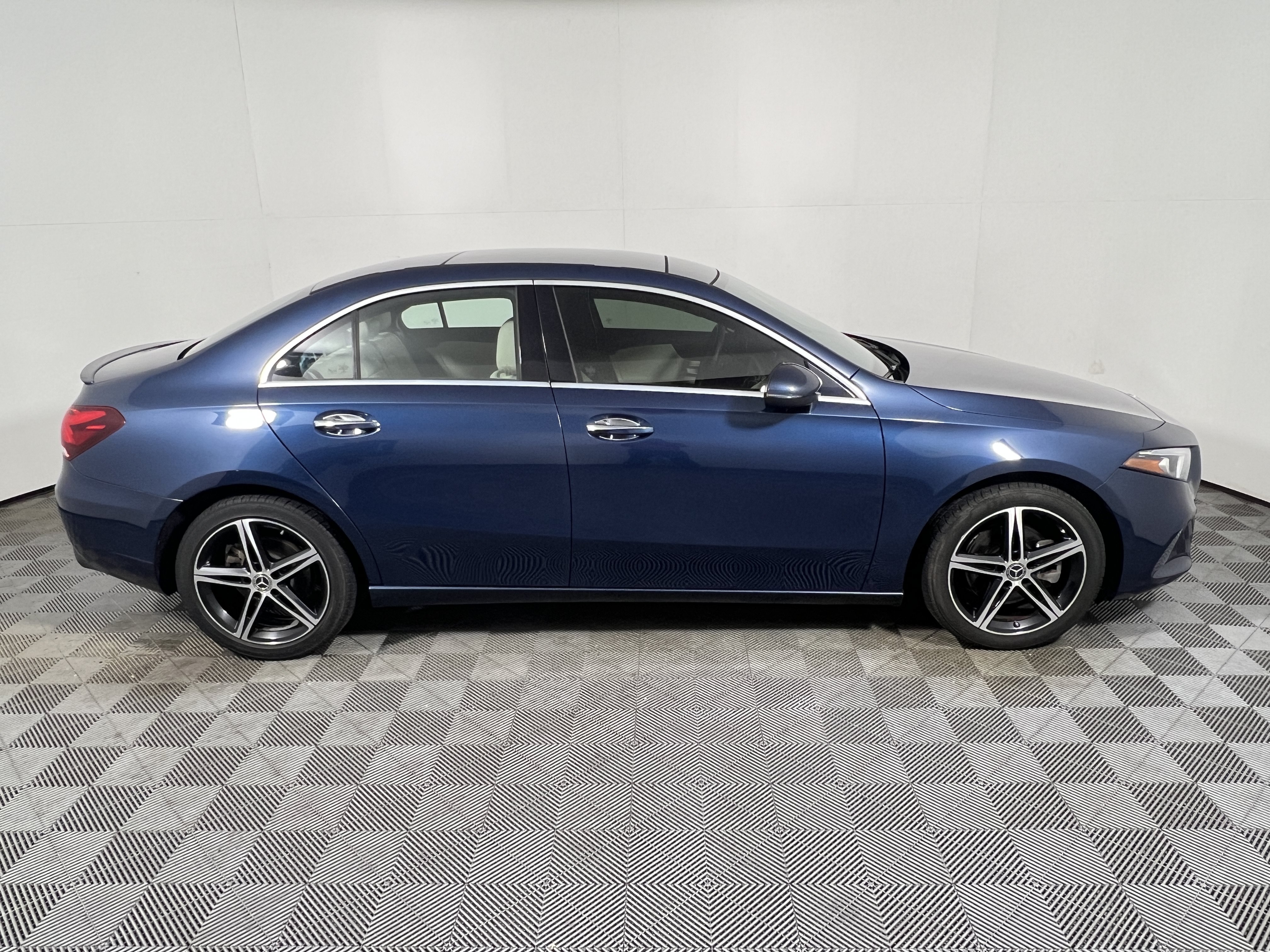 Used 2019 Mercedes-Benz A 220 image 6