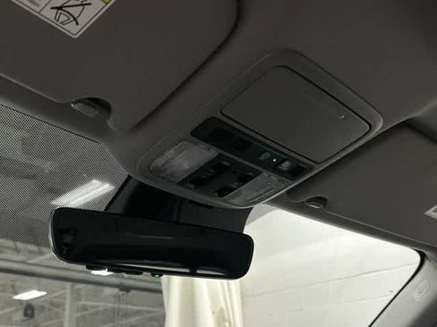 Used 2020 Honda Pilot Touring image 21