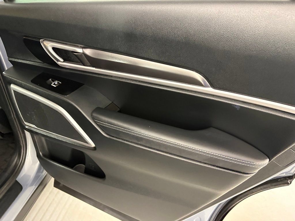 Used 2025 Kia Telluride S FWD image 44