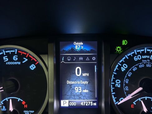 Used 2022 Toyota Tacoma Limited image 15