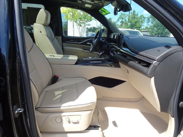 Used 2022 Cadillac Escalade Premium Luxury w/ Performance Package AWD/4WD image 18