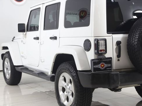 Used 2015 Jeep Wrangler Unlimited Sahara w/ Connectivity Group AWD/4WD image 24