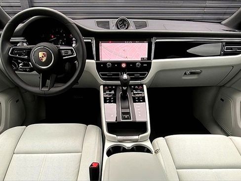 New 2025 Porsche Macan image 6