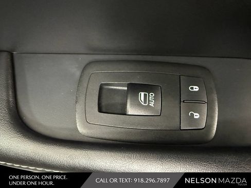 Used 2018 Dodge Challenger SRT Hellcat RWD image 38
