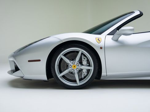 Used 2017 Ferrari 488 Spider RWD image 12
