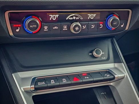 Used 2022 Audi Q3 2.0T Premium image 26