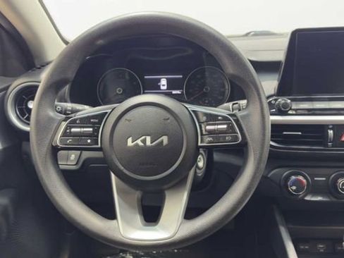 Used 2023 Kia Forte LXS image 17