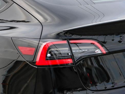 Used 2023 Tesla Model 3 Standard Range RWD image 11